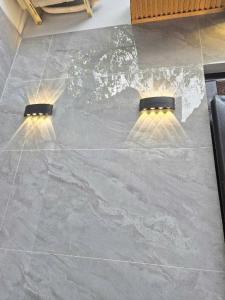 Nhà mới xây, nội thất đầy đủ